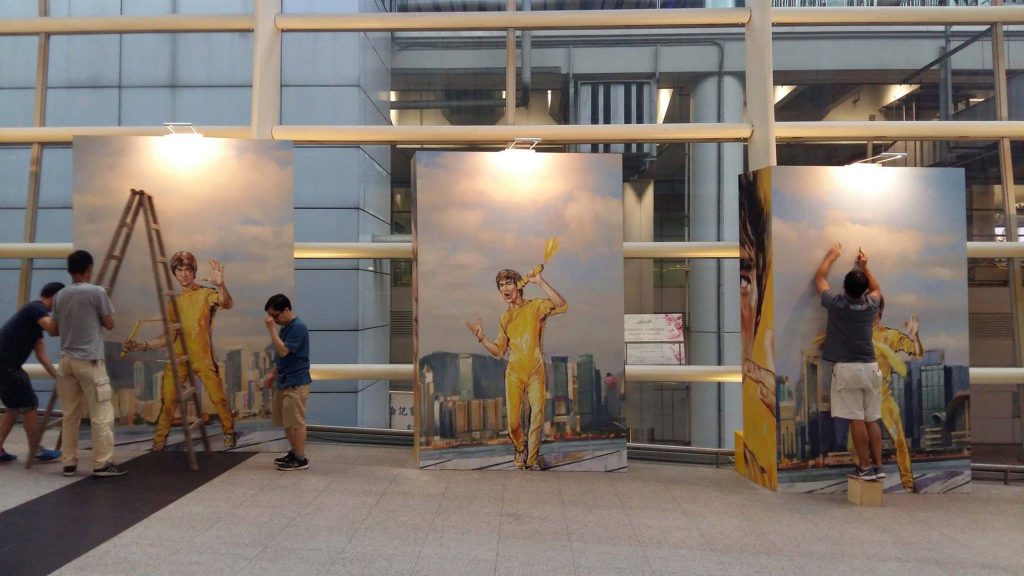 hk airport bruce lee 1